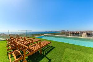 Bazén v ubytování 1st Floor with Rooftop Access to the Best Views in Cabo nebo v jeho okolí