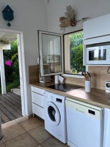 Kuchyň nebo kuchyňský kout v ubytování Calme avec vue formidable sur l'océan