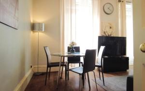 Posezení v ubytování 1 Bedrooms Flat in Central Edinburgh Haymarket, Heart of Edinburgh Flat Sleeps 4