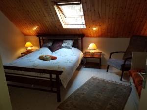 Postel nebo postele na pokoji v ubytování Maison au pays du cristal