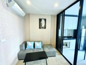 Ένα ή περισσότερα κρεβάτια σε δωμάτιο στο The Base市中心网红超大泳池 高速网络