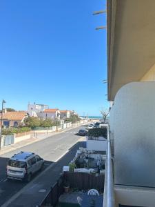 圣普里安海滩Grand Studio avec Balcon au pied de la Plage Clim Wifi的相册照片