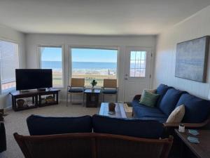 TV a/nebo společenská místnost v ubytování Eastside Duplex + 15 fotografií