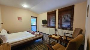 Televisyen dan/atau pusat hiburan di Hotel Izvorat Arda - Хотел Изворът Арда