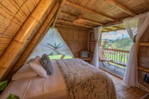 Postel nebo postele na pokoji v ubytování La Herradura lodge + 37 fotografií