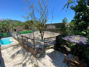Πισίνα στο ή κοντά στο Tree Park Cambury