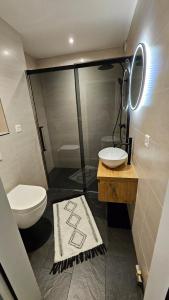 Vannituba majutusasutuses Ruhige 2-Zi-Wohnung mit Garage