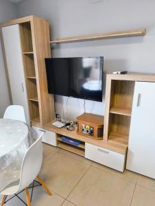 TV a/nebo společenská místnost v ubytování VistaMar