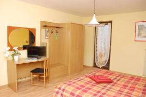 Foto dalla galleria di Albergo Ginevra a Roncone