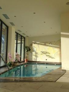 Bazén v ubytování Alpenlife Hotel Someda nebo v jeho okolí