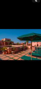 Bazén v ubytování Riad & Spa Esprit Du Maroc nebo v jeho okolí