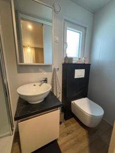 Ένα μπάνιο στο Mobile Home Ivana +37 φωτογραφίες