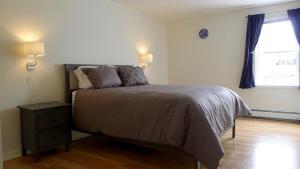 Rúm í herbergi á Walk 2mins to West Point Academy! Free private parking WiFi