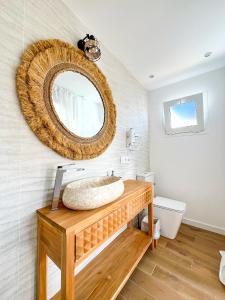 Chakra House Fuerteventura - Affordable Rooms in a Cozy Guesthouse的一间浴室