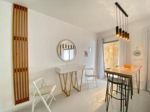 Φωτογραφία από το άλμπουμ του Hotel apartment swan lake στη Χουργκάντα