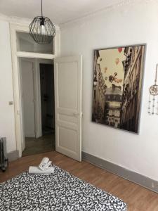 Postel nebo postele na pokoji v ubytování Rent4night Grenoble Aigle