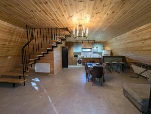 Foto sihtkohas Surami asuva majutusasutuse Cottage on the Edge of the Forest in Surami galeriist