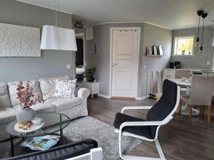 Χώρος καθιστικού στο Kattugglans gästhus i utkanten av Ljungby +17 φωτογραφίες