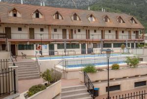 Bazén v ubytovaní Duplex El Refugio de La Bolera alebo v jeho blízkosti