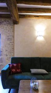Posezení v ubytování Sancerre centre, Appartement duplex et ou Chambre indépendante, modulable
