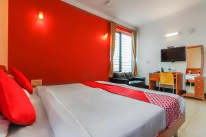 תמונה מהגלריה של Collection O Emara Grand Hotel בבנגלור