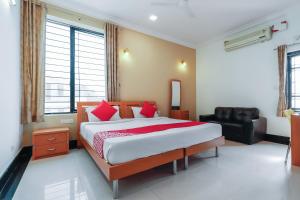 תמונה מהגלריה של Collection O Emara Grand Hotel בבנגלור