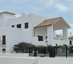 Το κτήριο όπου στεγάζεται  το διαμέρισμα