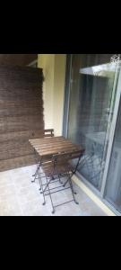 Balkoni atau teres di Appartement situé plein sud avec balcon
