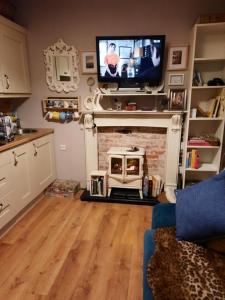 Dapur atau dapur kecil di Studio with kitchen and bathroom +5 gambar