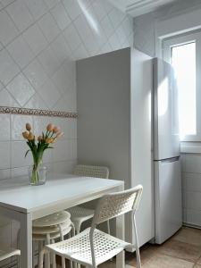 A kitchen or kitchenette at A CALZADA