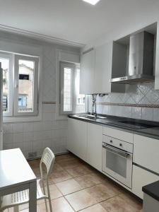 A kitchen or kitchenette at A CALZADA