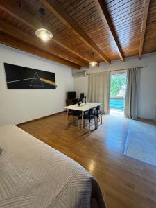 Postel nebo postele na pokoji v ubytování Departamento cerca de Parque San Martín