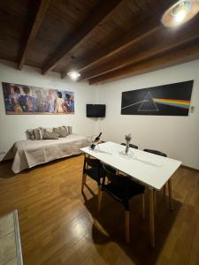 Postel nebo postele na pokoji v ubytování Departamento cerca de Parque San Martín