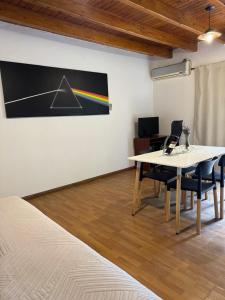 TV a/nebo společenská místnost v ubytování Departamento cerca de Parque San Martín