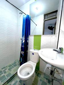 Ένα μπάνιο στο Apartamento independiente en san Antonio zona turística