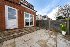 Το κτήριο όπου στεγάζεται  η παραθεριστική κατοικία