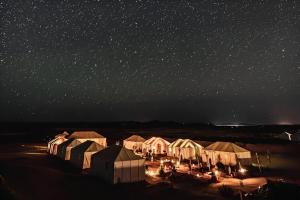 Příroda nedaleko luxury tent