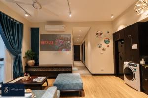TV/trung tâm giải trí tại High-ser Apt w Greenview, Projector and 2BR incenter - So warmly and spacious