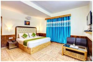 马拉里MALL ROAD HOTEL S A M I R U P A L A C E near temple and garden的相册照片