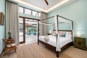 Postel nebo postele na pokoji v ubytování Ban Laem Set - by Sublime Samui Villas