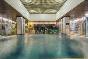 Kolam renang di atau dekat dengan Porto Palácio Hotel by The Editory