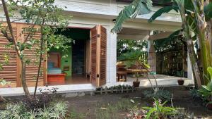 Zahrada ubytování Mantra Yoga Homestay