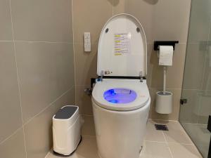 Баня в Yish Cinema Serviced Apartment B&B + 37 снимки