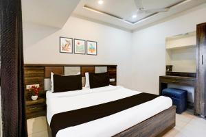 Gallery image of Hotel O Ashram Road formerly Radhey Residency in Ahmedabad