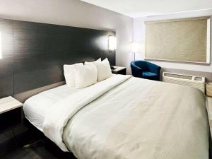 Voodi või voodid majutusasutuse Quality Inn Raynham - Taunton toas