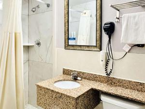 Vannituba majutusasutuses Quality Inn Raynham - Taunton