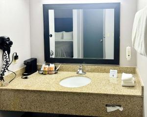 Vannituba majutusasutuses Quality Inn Raynham - Taunton