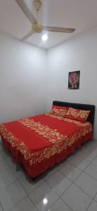 Ένα ή περισσότερα κρεβάτια σε δωμάτιο στο River Truss Homestay