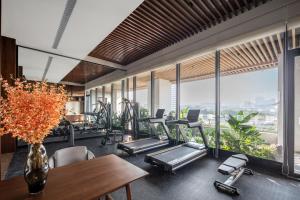 Fitness centrum a/nebo fitness zařízení v ubytování SSAW Boutique Hotel Chengdu Kuanzhai Alley Southwestern University of Finance and Economics
