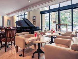Posezení v ubytování Flat em pinheiros equipado em hotel 4 stat